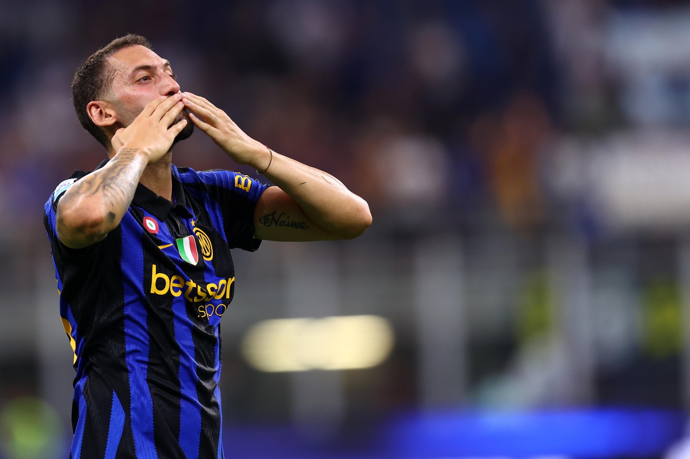 Inter s a decis și îi pune contractul pe masă lui Hakan Calhanoglu: durata și salariul pentru turc