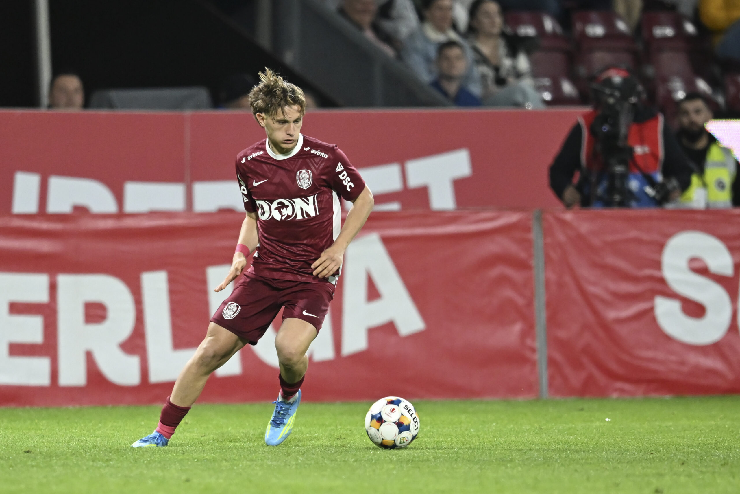 Întrebat despre posibila plecare de la CFR Cluj, Lorenzo Biliboc n a stat la discuții