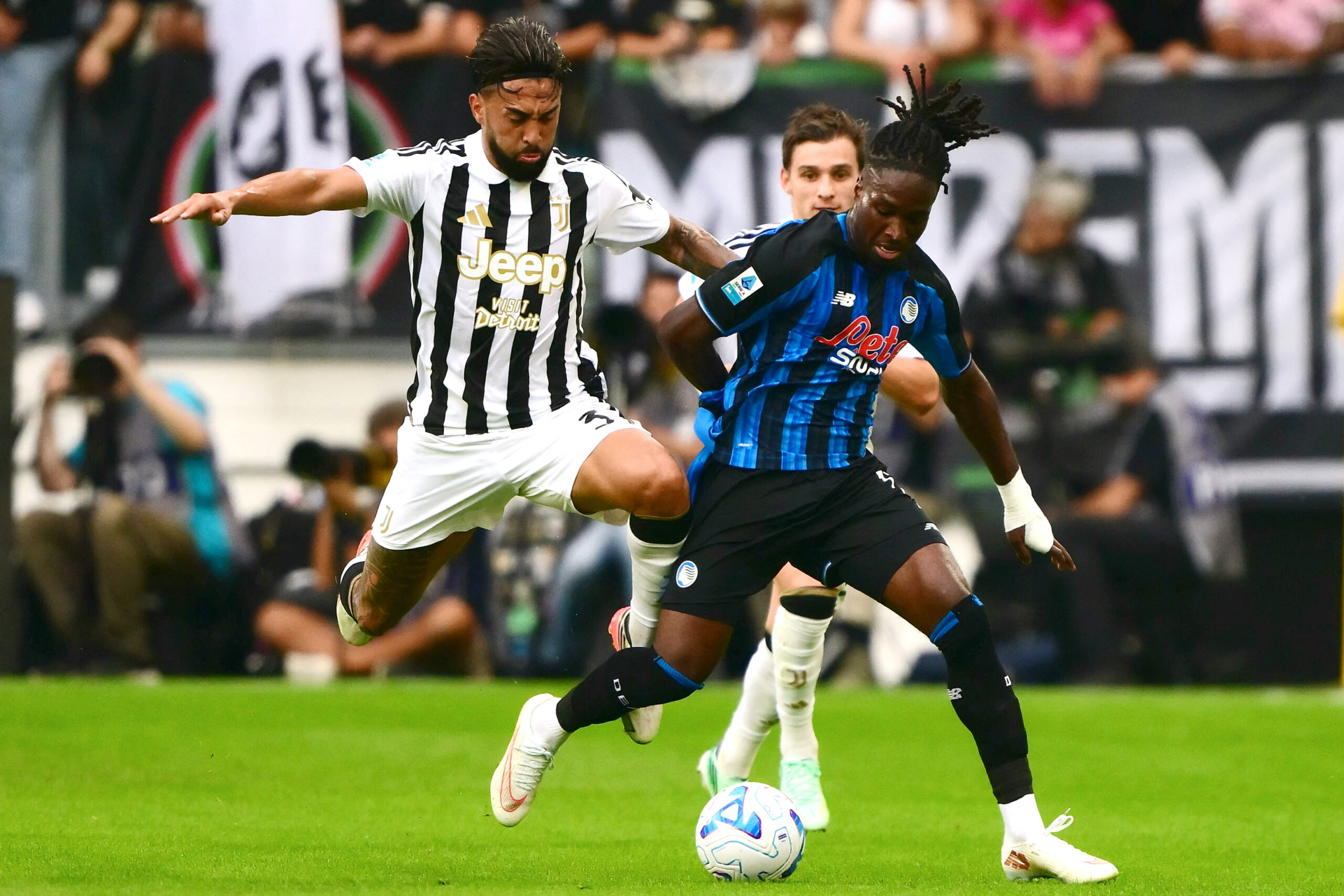 Juventus Atalanta 2 0 / Frosinone Como 2 0. Bîrligea, rezervă / Fiorentina Napoli 1
