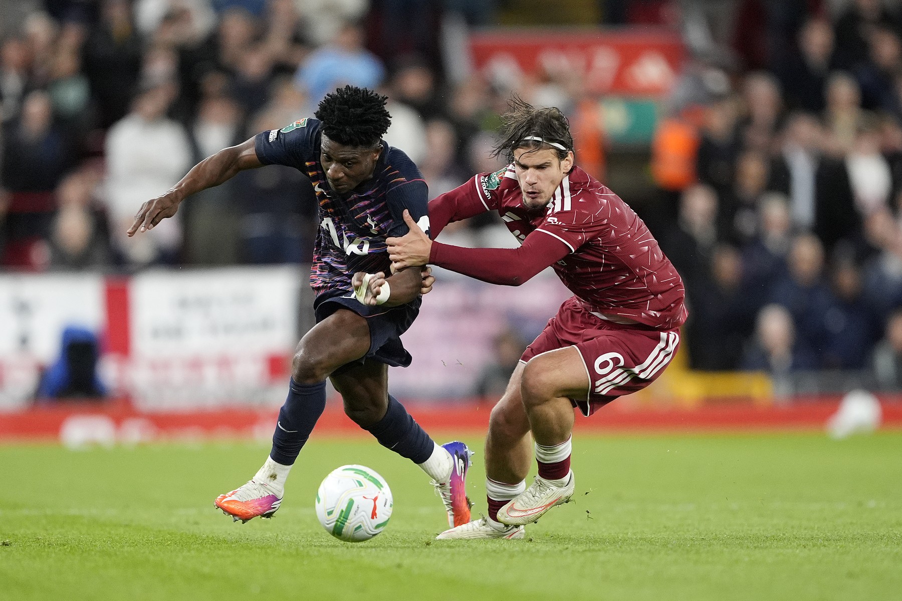 Liverpool Tottenham 3 1. ”Cormoranii” merg mai departe în Cupa Ligii Angliei