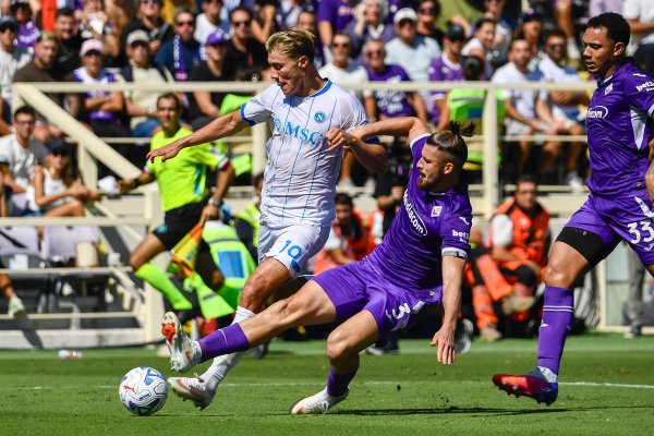 Radu Drăgușin, integralist în remiza dintre Fiorentina și Napoli! Ce notă a primit fundașul român