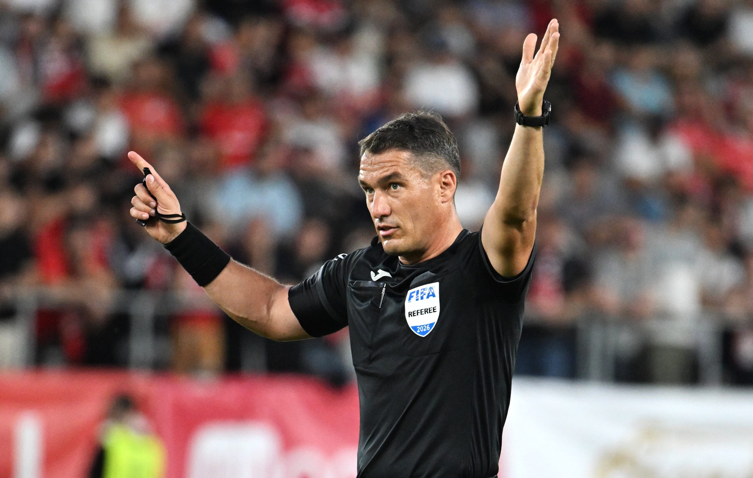 Scene neverosimile la Dinamo FCSB: Istvan Kovacs, de trei ori în zece minute la monitorul VAR! Deciziile luate