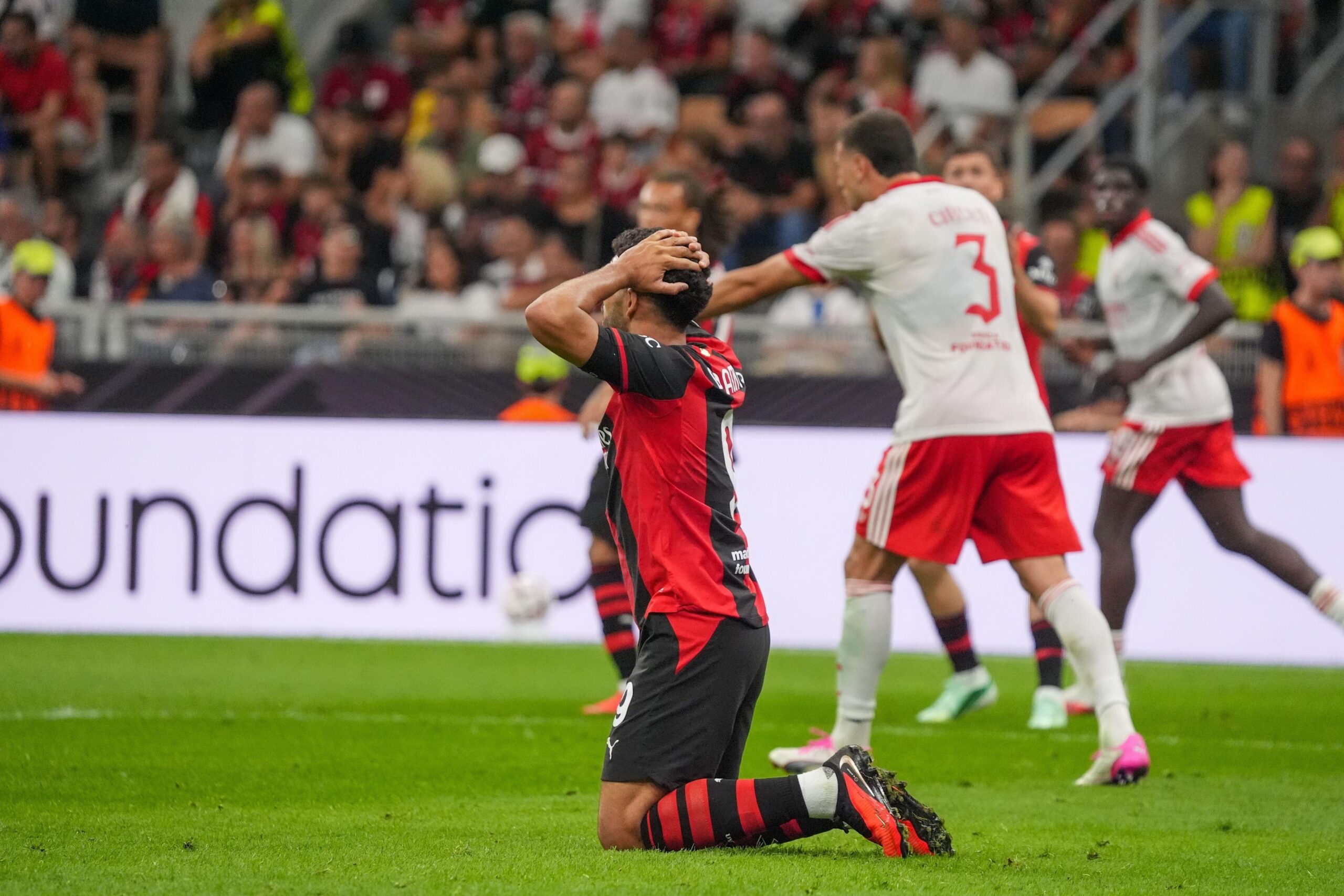 Transferat ca vedetă, cea mai scumpă achiziție din istoria clubului nu a trimis niciun șut pe poartă în 3 meciuri