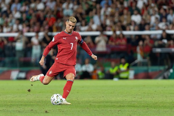 Cristiano Ronaldo a numit ”cel mai complet” fotbalist din istorie: ”Dacă cineva îl preferă pe Messi, pe Pele sau pe Maradona..
