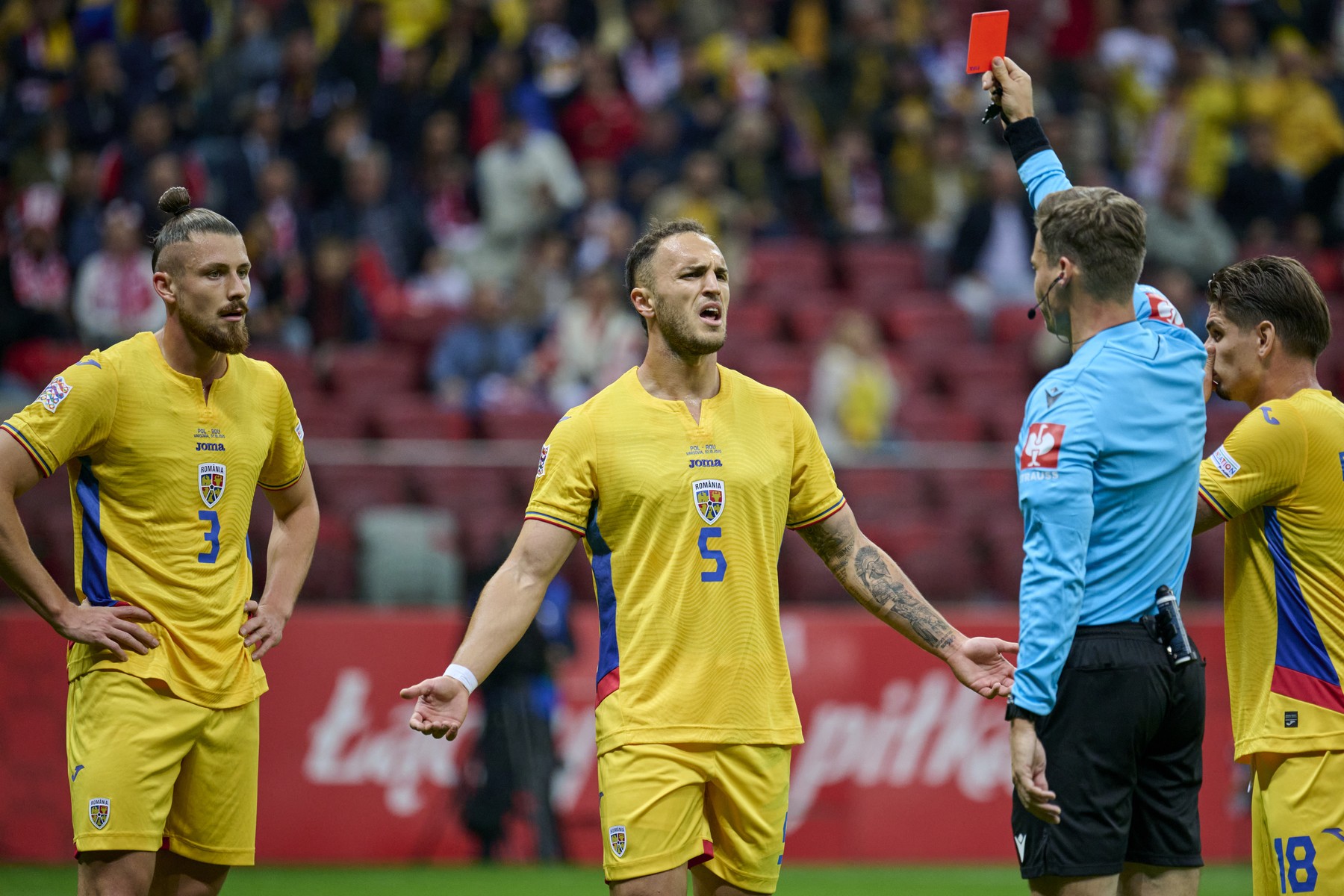 Decizia luată de UEFA în privința arbitrului meciului Polonia Suedia, după controversa cauzată de eliminarea lui Drăgușin