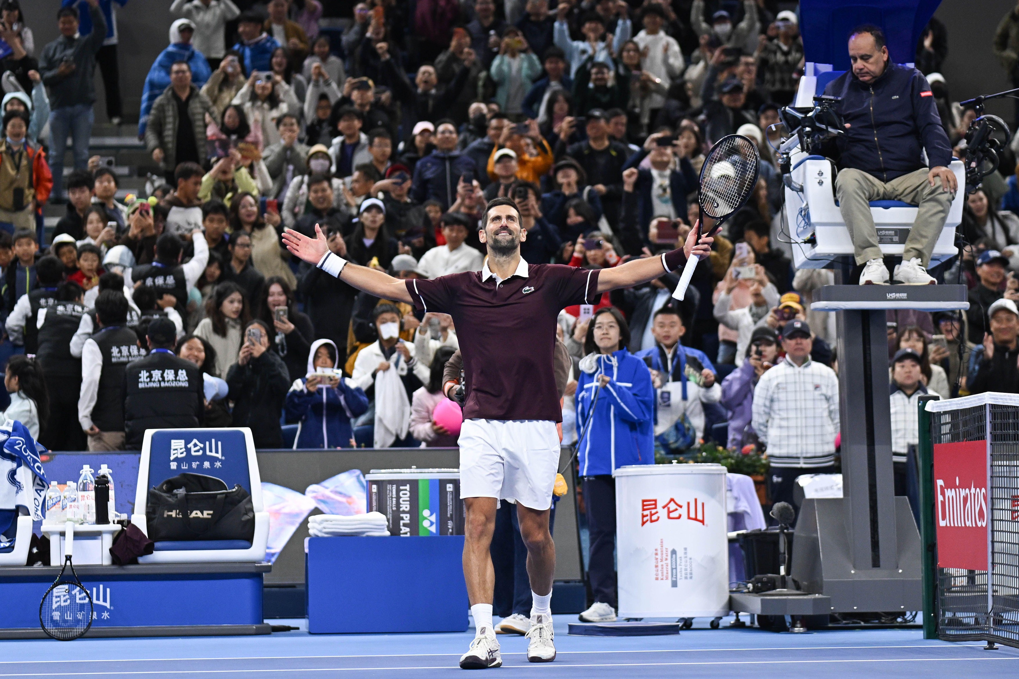 Djokovic l a învins pe Alexander Zverev în sferturile turneului de la Beijing și a stabilit un record impresionant