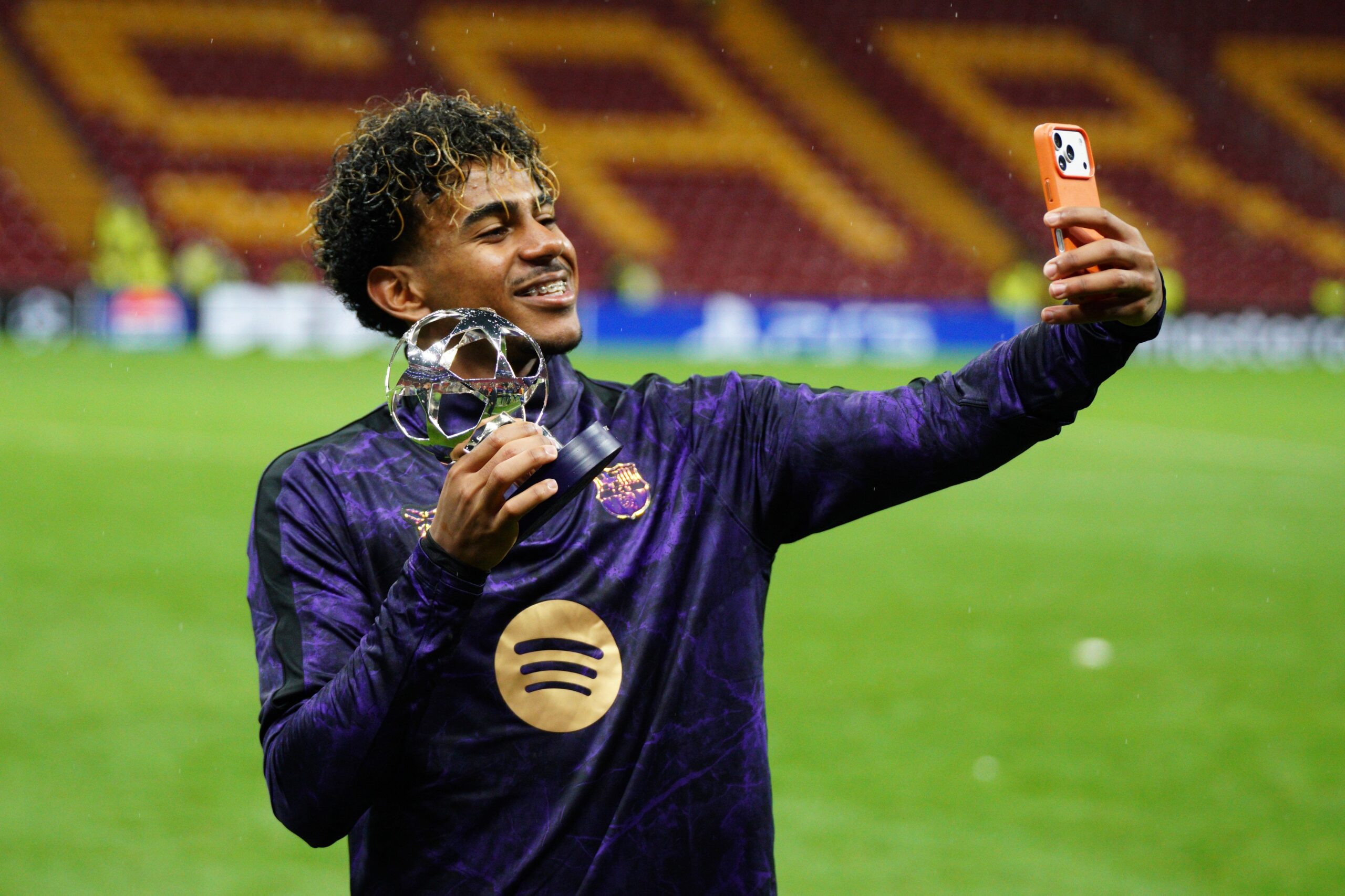 Lamine Yamal l a depășit pe Kylian Mbappe! Recordul doborât de starul Barcelonei