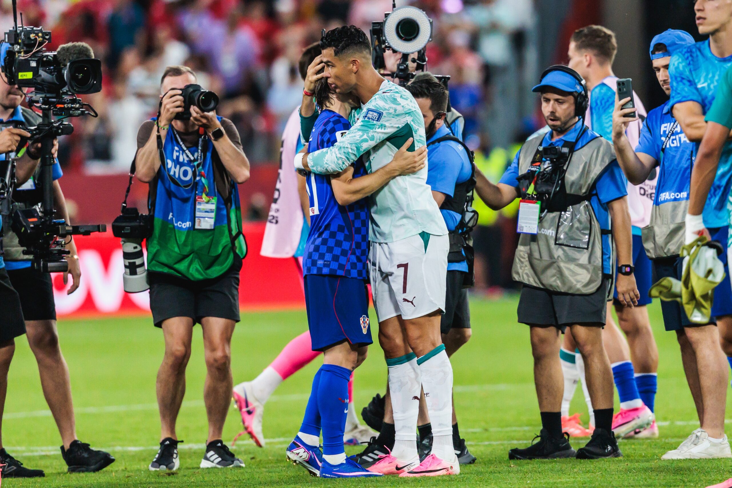 Luka Modric a sărit în apărarea lui Ronaldo: "Vorbim despre cel mai mare fotbalist"