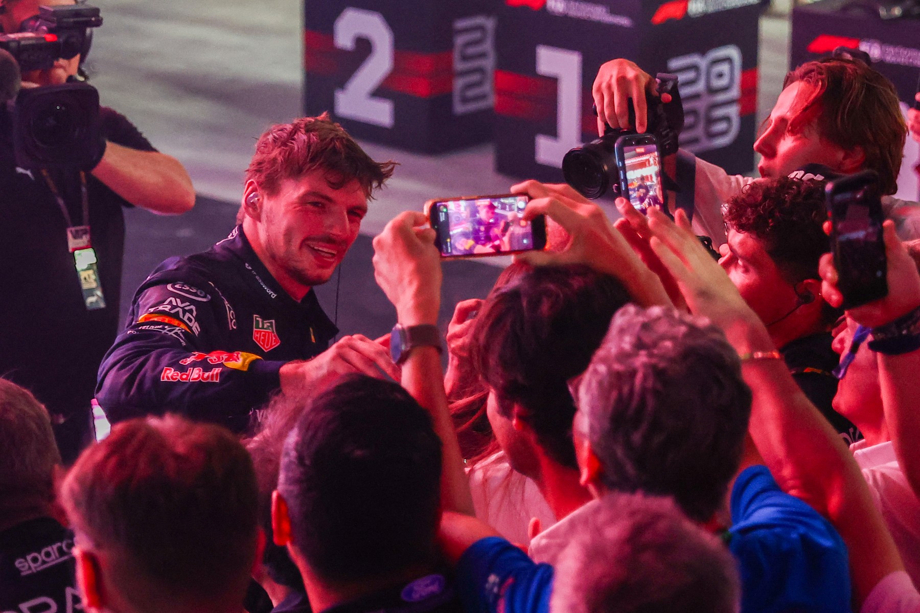 Max Verstappen a câștigat MP de la Singapore! Premieră în F1 pentru pilotul olandez