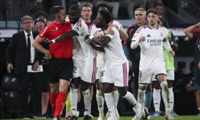Neverosimil: Vinicius Junior a marcat, dar arbitrul i a anulat golul după intervenția VAR și l a eliminat pe brazilian!