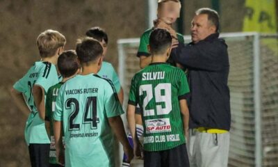 Scene halucinante la un meci de juniori! Un fost fotbalist din Liga 1 și a strâns de gât propriul elev, de față cu ceilalți copii