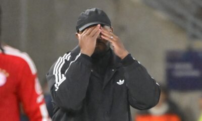 ”Stupid!”. Kompany nu s a mai ferit și s a luat de starul de 180.000