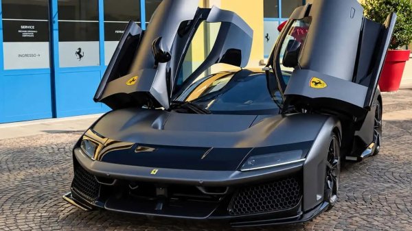 Zlatan Ibrahimovic, cadou de 3,6 milioane de euro de ziua lui: și a cumpărat un nou Ferrari